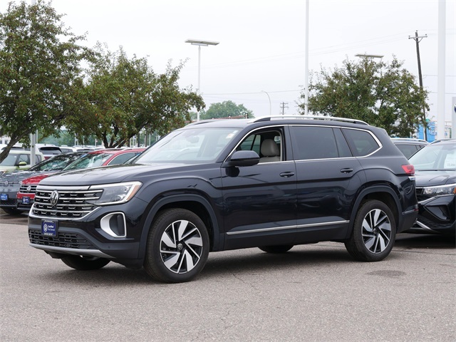 2025 Volkswagen Atlas SEL photo 2