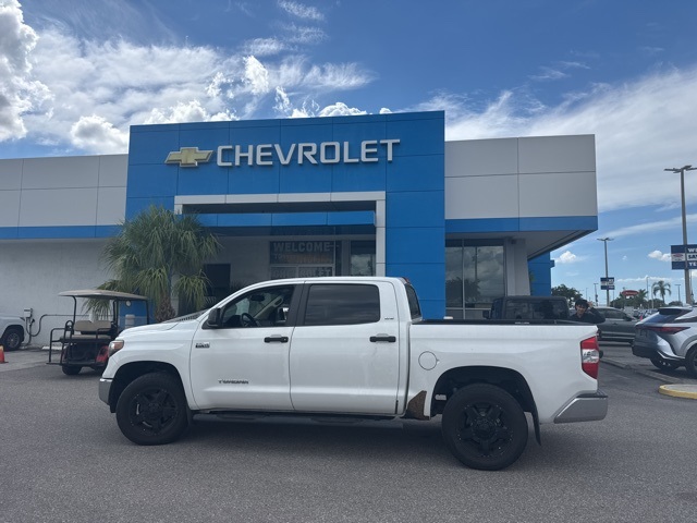 2014 Toyota Tundra SR5 CrewMax photo 6