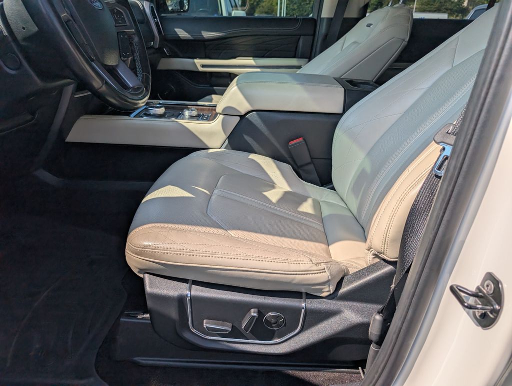 2020 Ford Expedition MAX Platinum photo 10