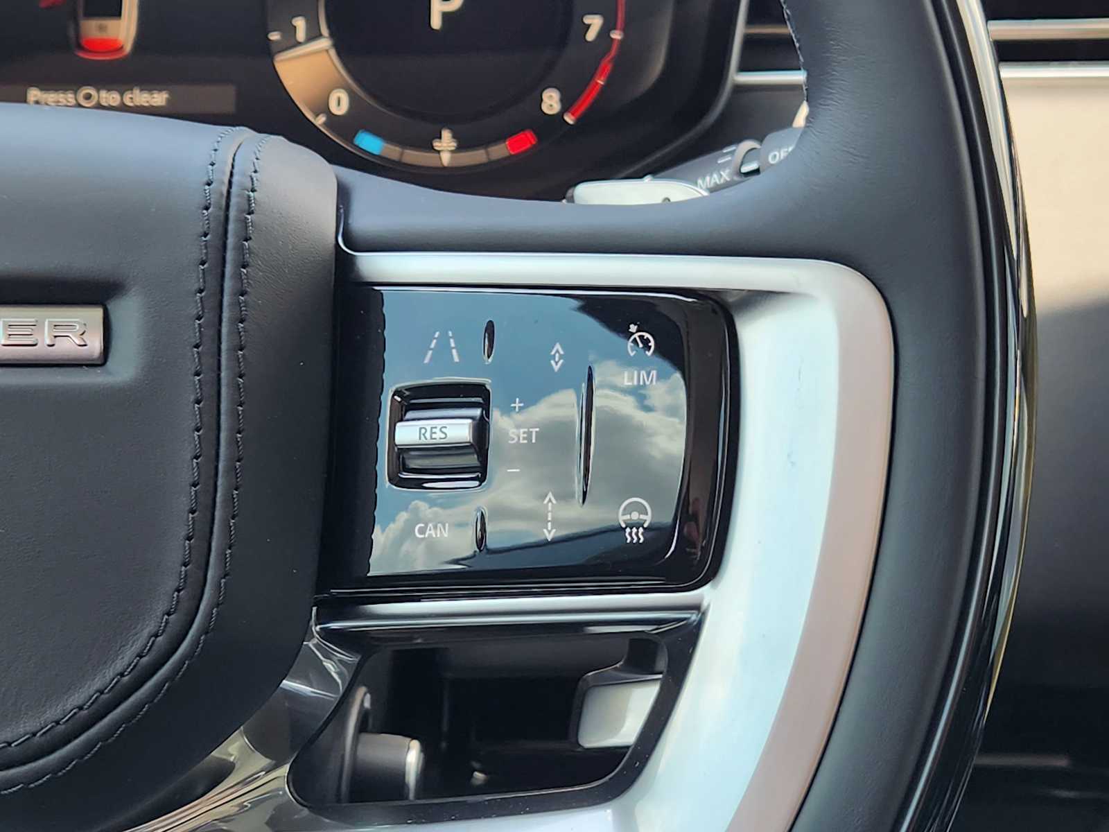2025 Land Rover Range Rover SE photo 22
