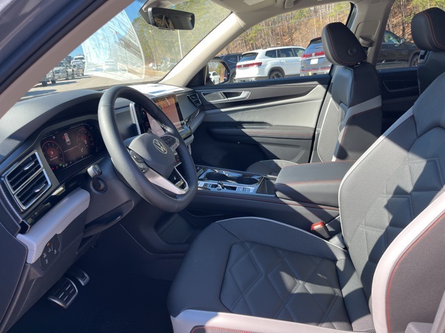 2025 Volkswagen Atlas Peak Edition SE photo 7