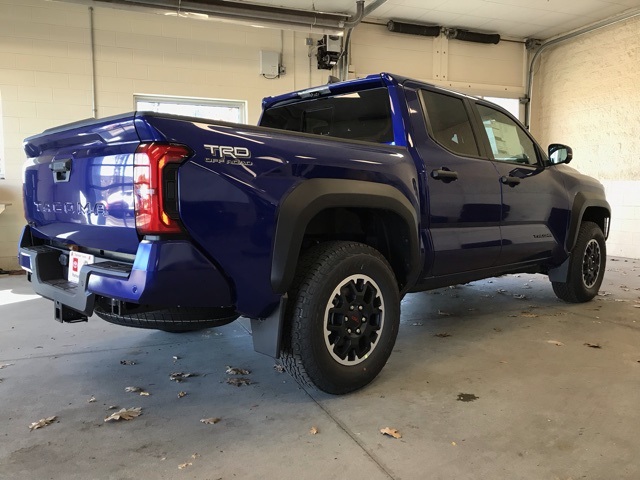 2024 Toyota Tacoma TRD Off-Road Double Cab photo 3