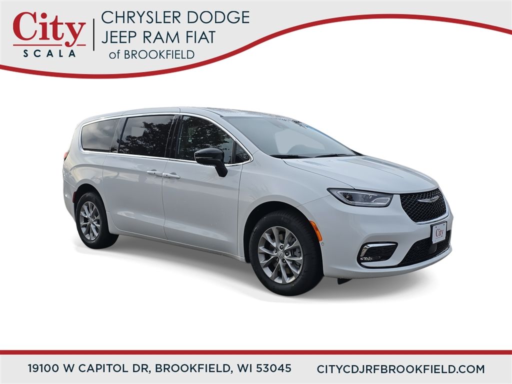 2026 Chrysler Pacifica Select's photo