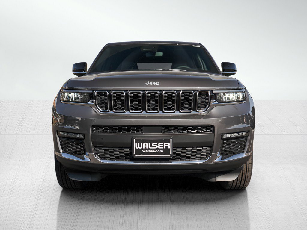 2025 Jeep Grand Cherokee Limited photo 2