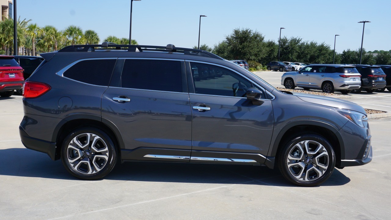 2024 Subaru Ascent Touring photo 4