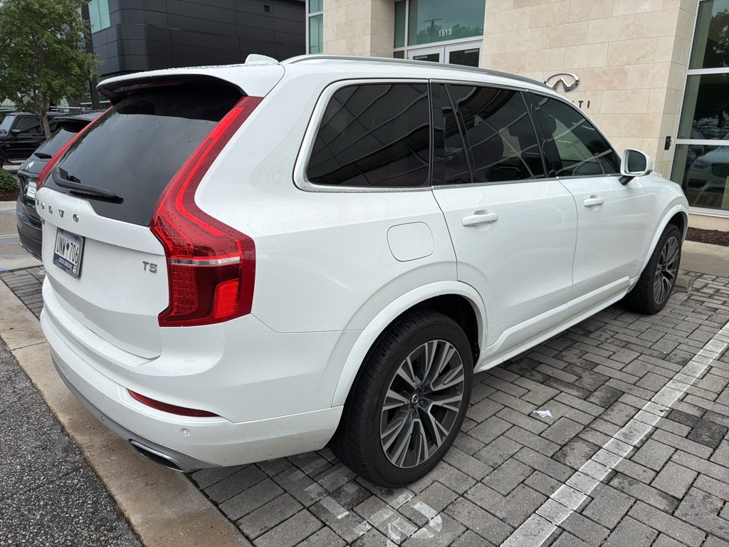 2020 Volvo XC90 T5 Momentum photo 4