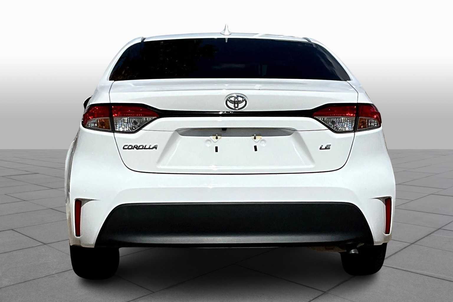 2024 Toyota Corolla LE photo 4