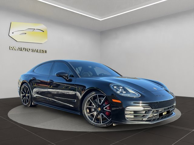 2020 Porsche Panamera GTS's photo