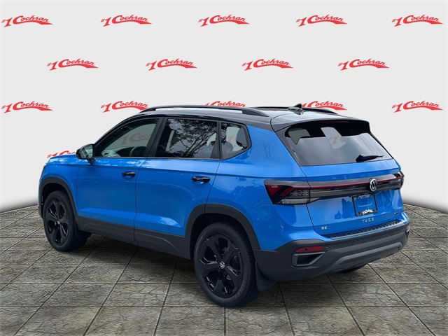 2025 Volkswagen Taos SE photo 4