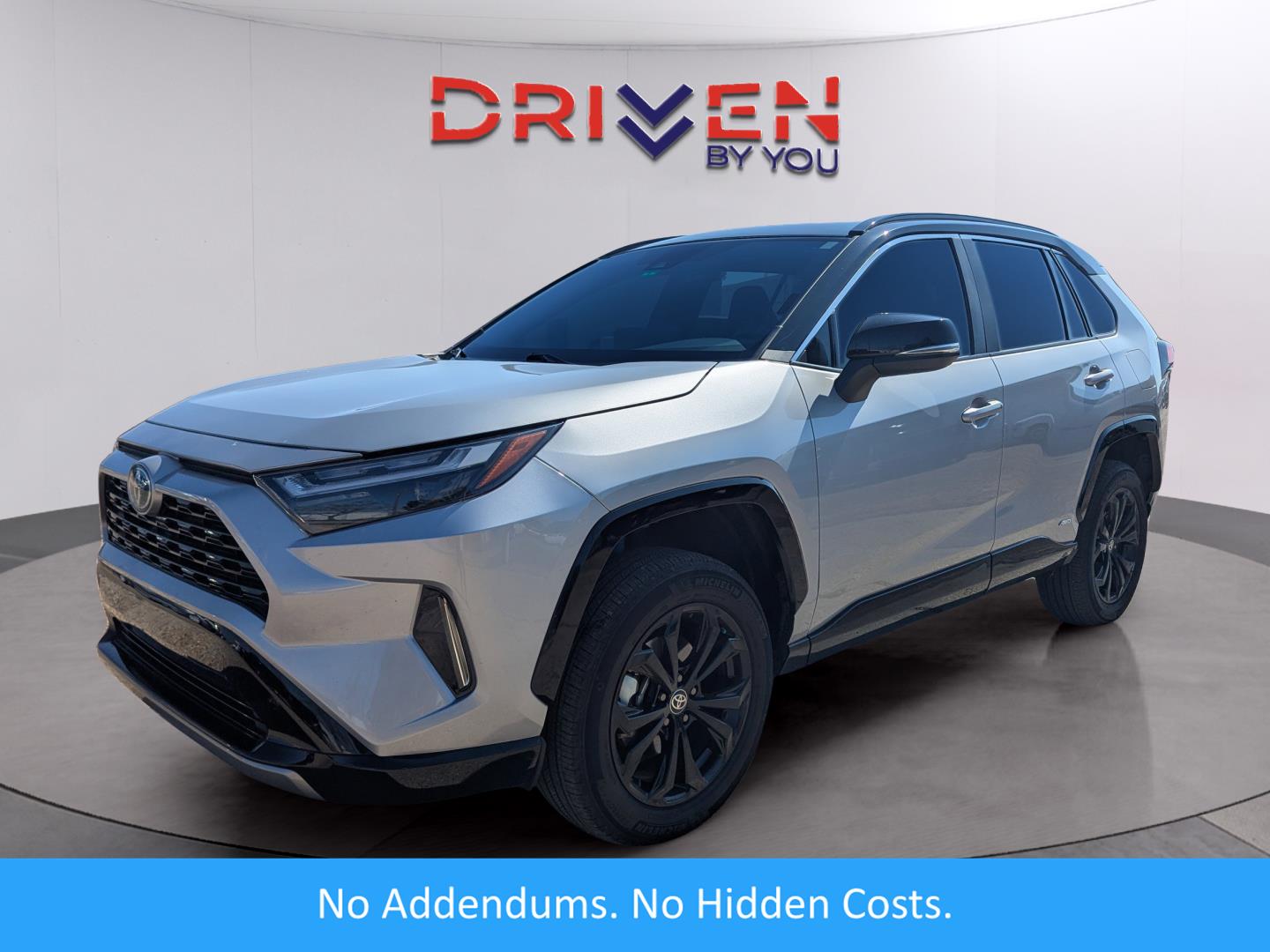 2023 Toyota RAV4 XSE's photo