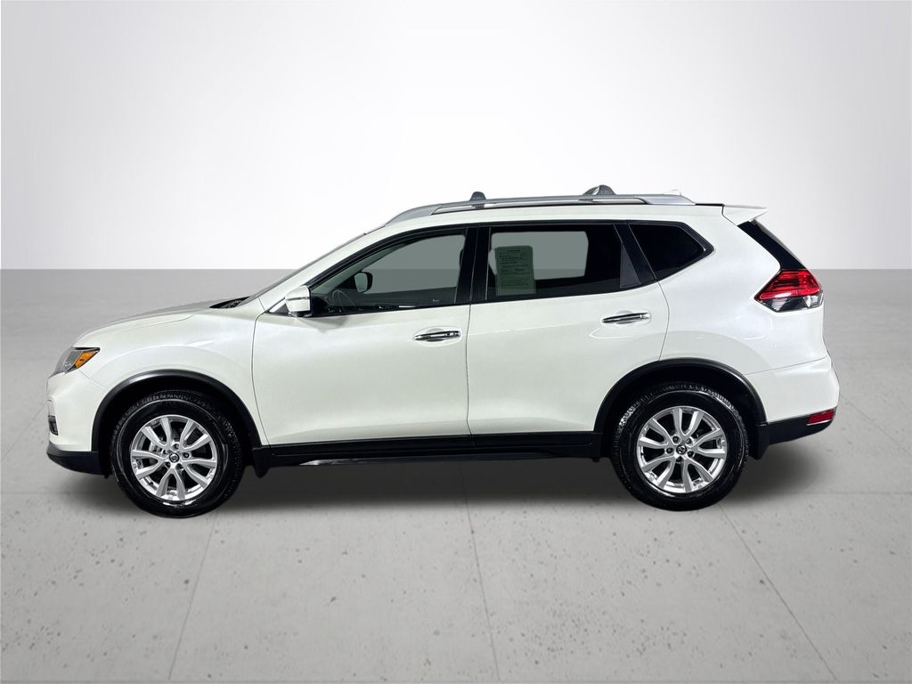 2017 Nissan Rogue SV photo 9
