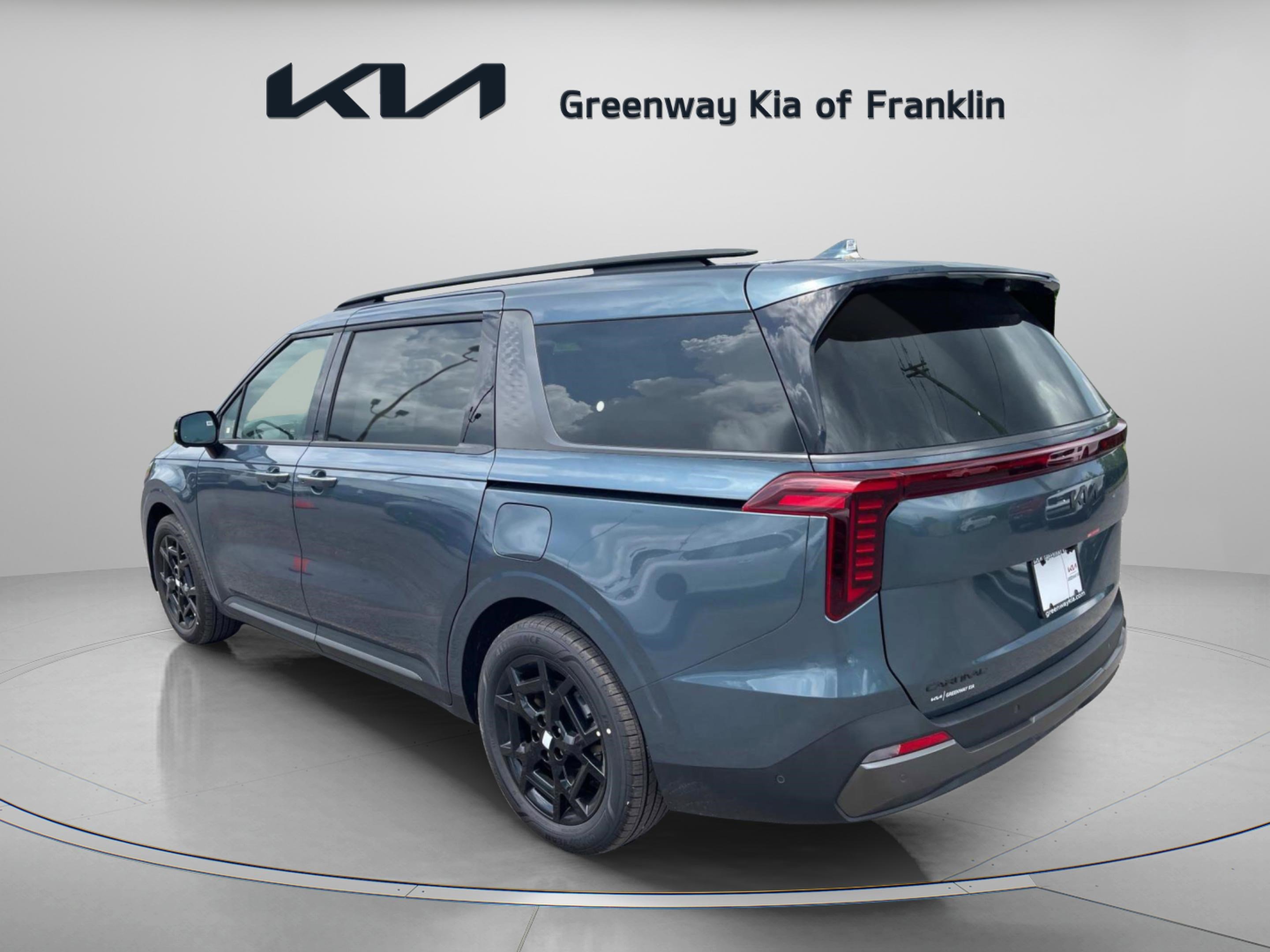 2025 Kia Carnival SX photo 4