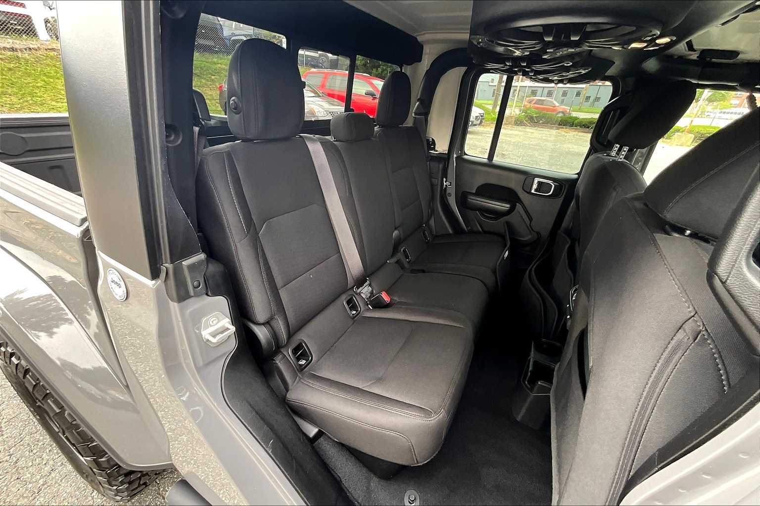 2021 Jeep Gladiator Willys photo 20