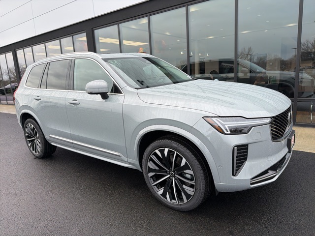 2026 Volvo XC90 Plus's photo