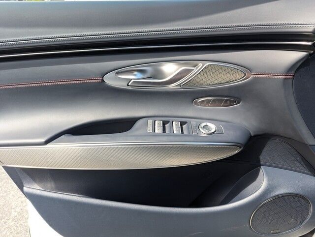 2025 Genesis GV70 2.5T photo 24
