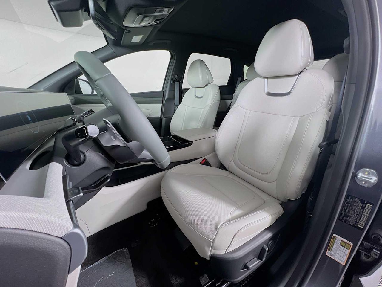 2025 Hyundai Tucson Hybrid Limited photo 11