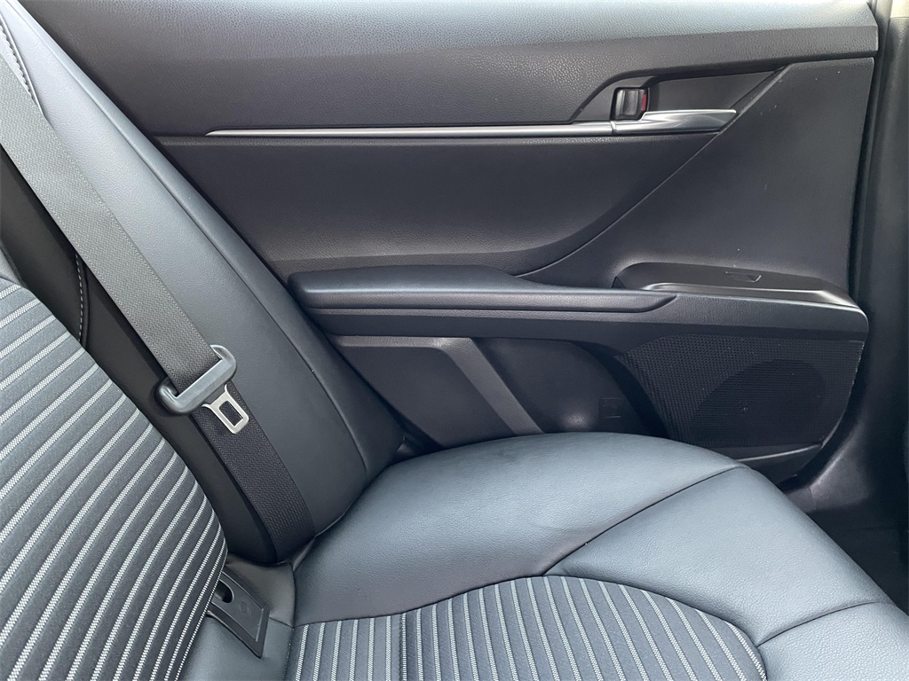 2023 Toyota Camry SE photo 14