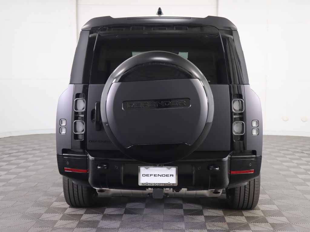 2025 Land Rover Defender 130 X photo 3