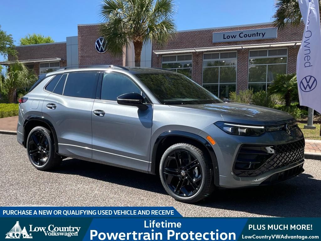 2026 Volkswagen Tiguan SE R-LINE BLACK's photo