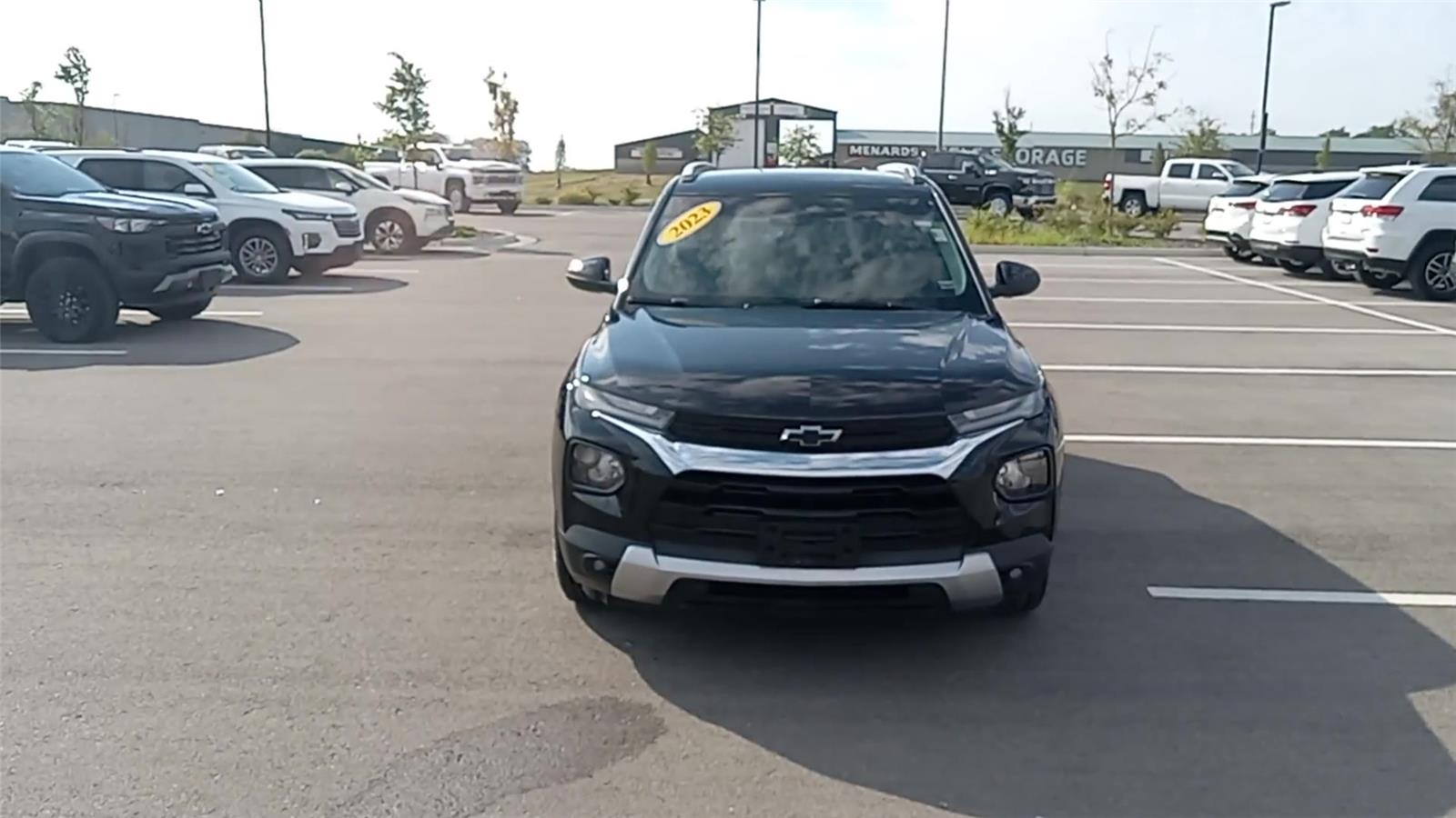2023 Chevrolet Trailblazer LT photo 2