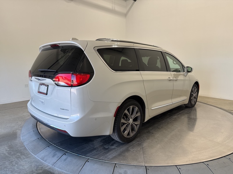 2019 Chrysler Pacifica Limited photo 7