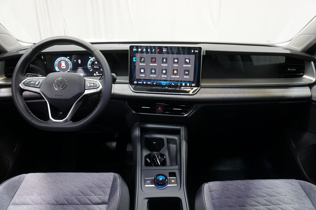 2025 Volkswagen Tiguan S photo 9