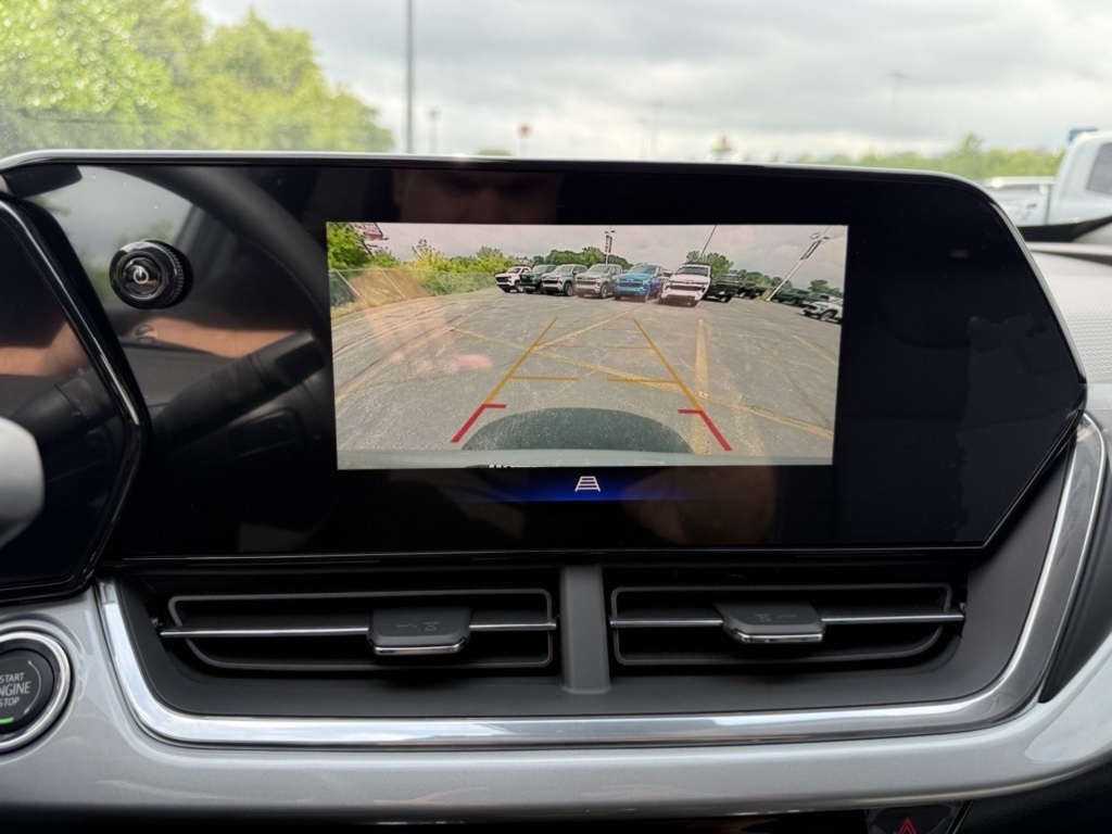 2025 Chevrolet Trax LT photo 14