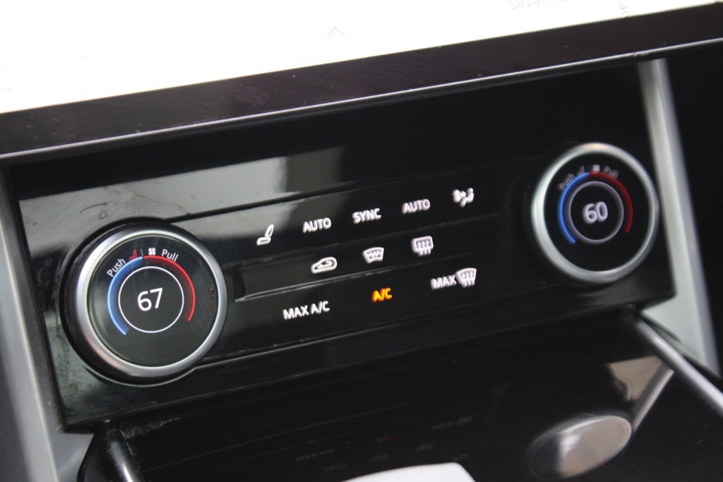 2023 Land Rover Range Rover SE photo 21
