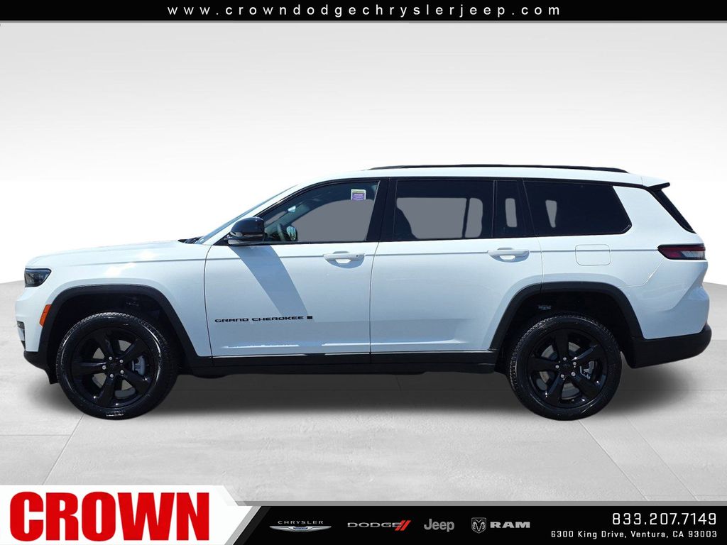 2025 Jeep Grand Cherokee Limited photo 3