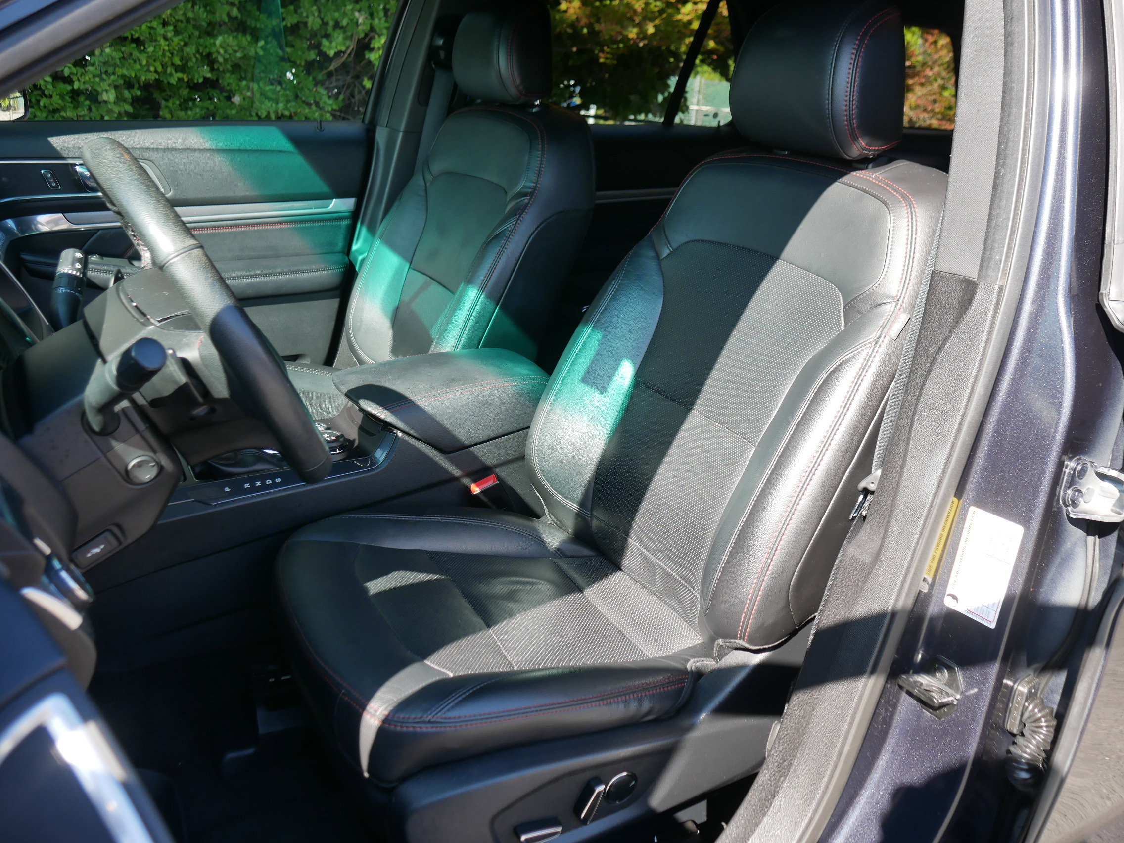 2017 Ford Explorer Sport photo 23