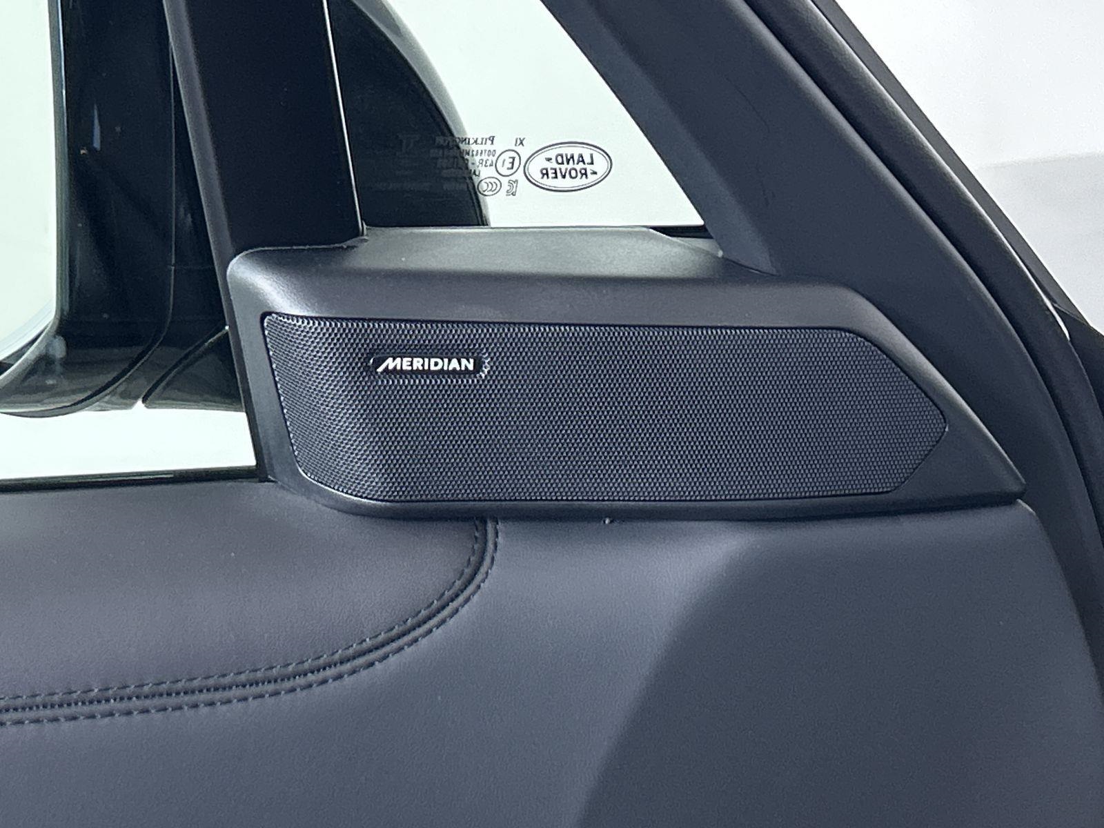 2025 Land Rover Range Rover SE photo 20