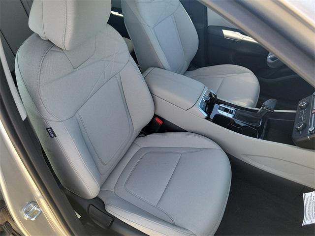 2025 Hyundai Tucson SE photo 17