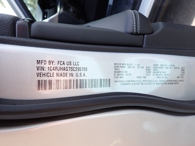 2025 Jeep Grand Cherokee Altitude photo 16