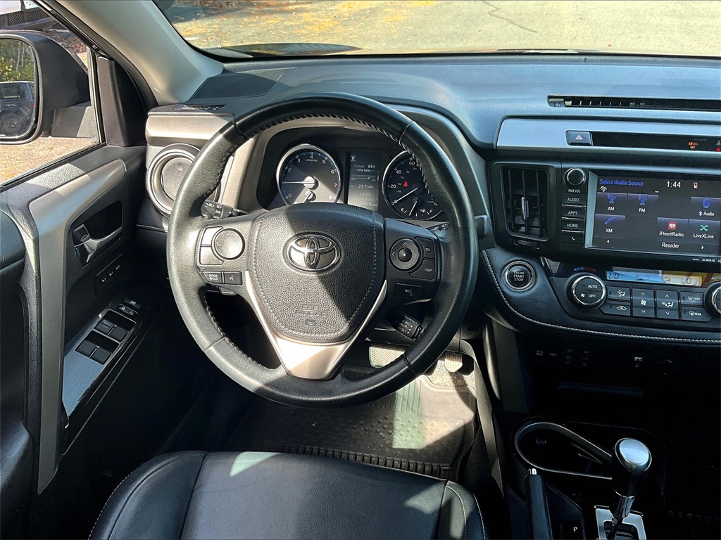 2017 Toyota RAV4 Limited photo 17