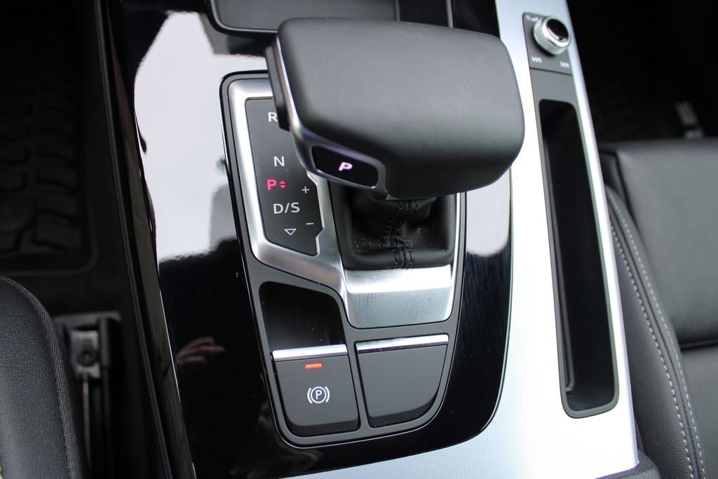 2024 Audi Q5 45 S line Premium photo 28