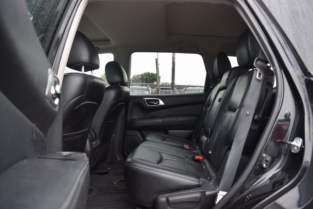 2015 Nissan Pathfinder Platinum photo 13