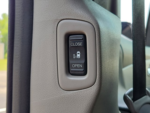 2016 Honda Odyssey EX-L photo 13