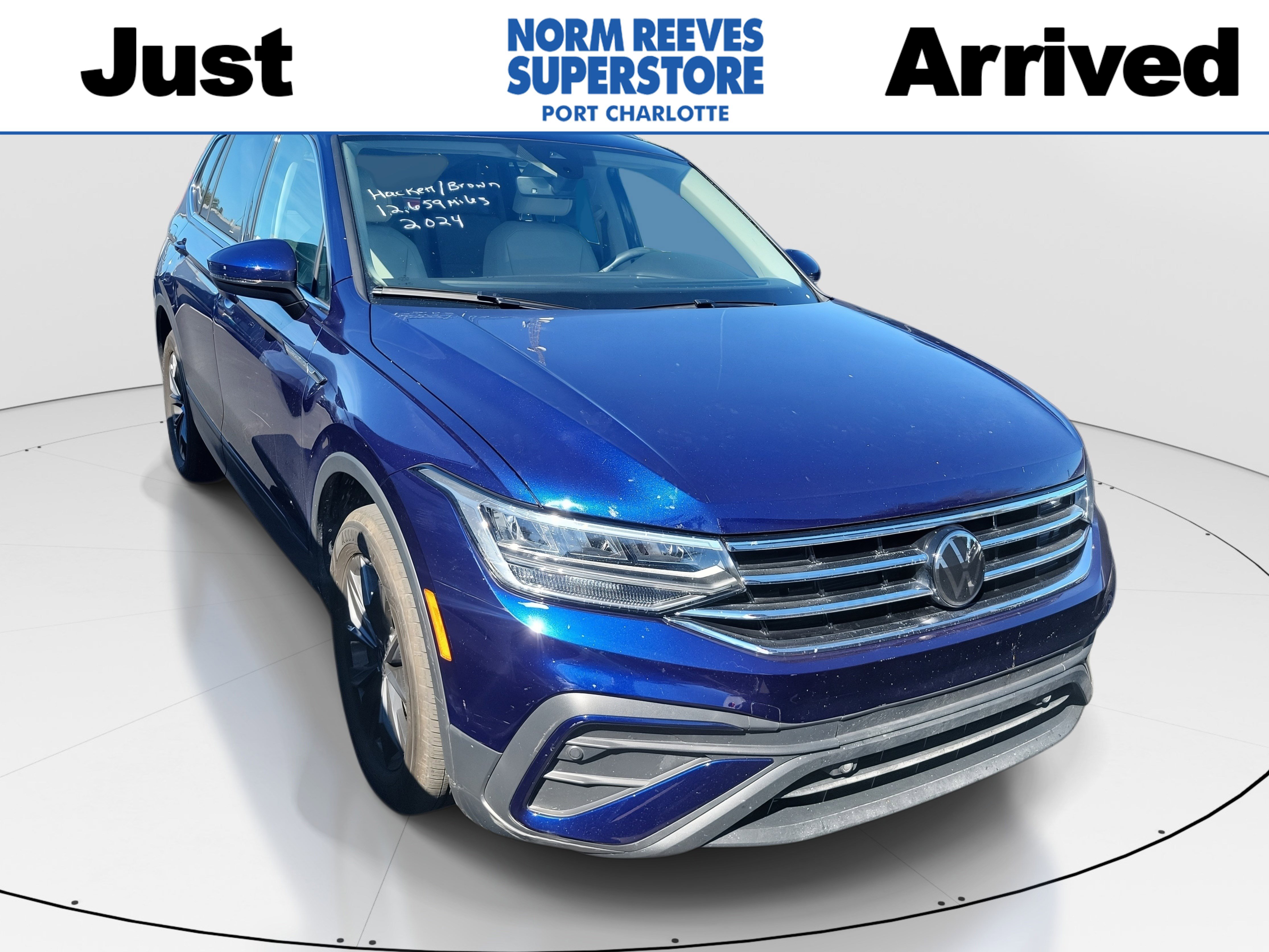 2024 Volkswagen Tiguan SE's photo