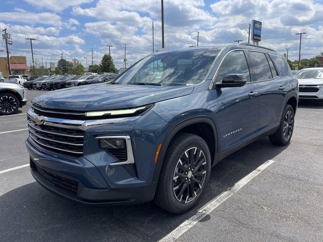 2026 Chevrolet Traverse photo 3