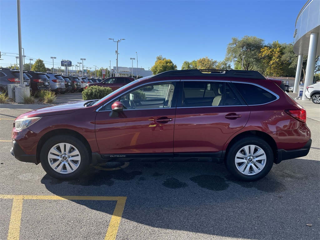 2018 Subaru Outback 2.5i Premium photo 4
