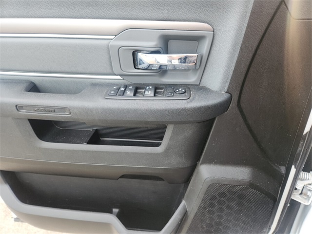 2022 Ram 1500 Classic SLT photo 29