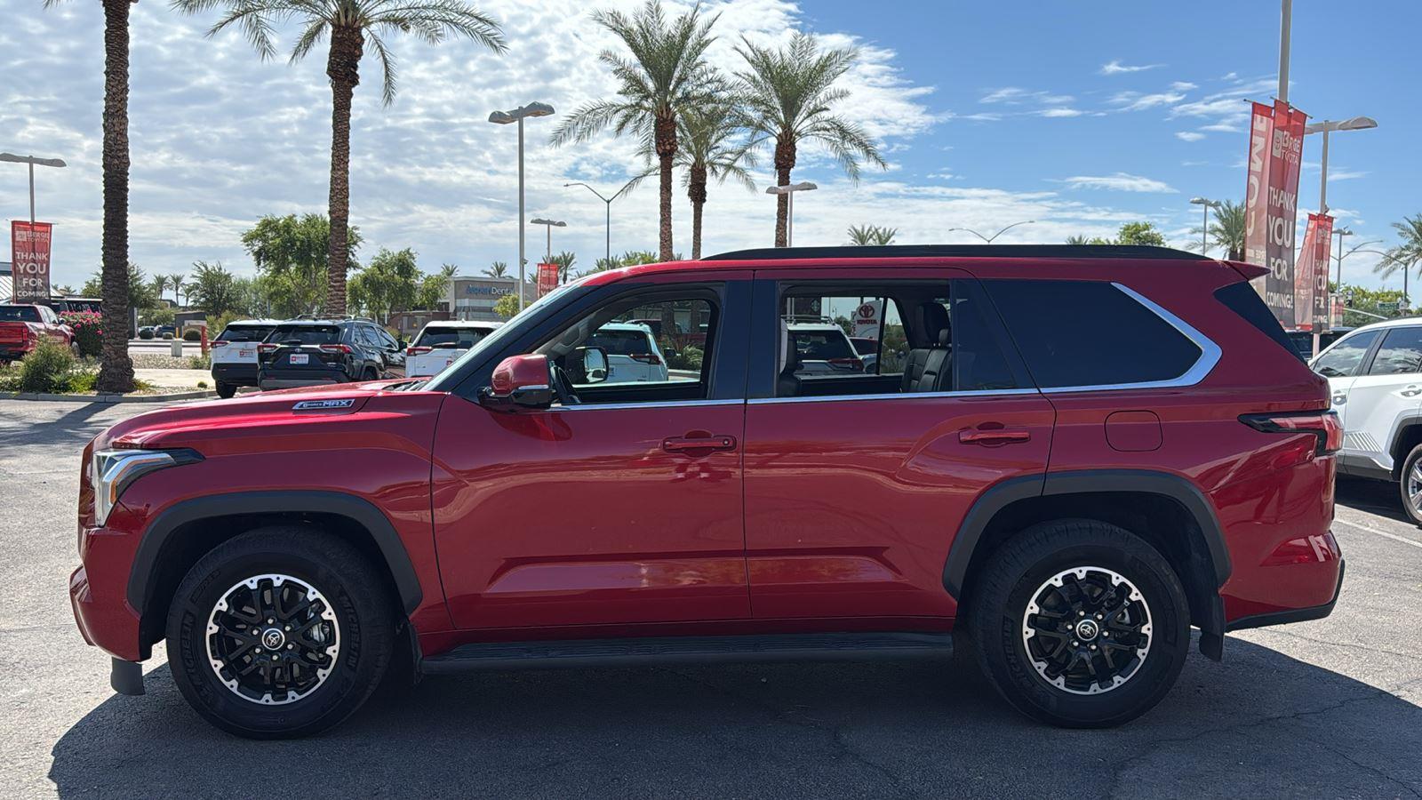 2023 Toyota Sequoia SR5 photo 2