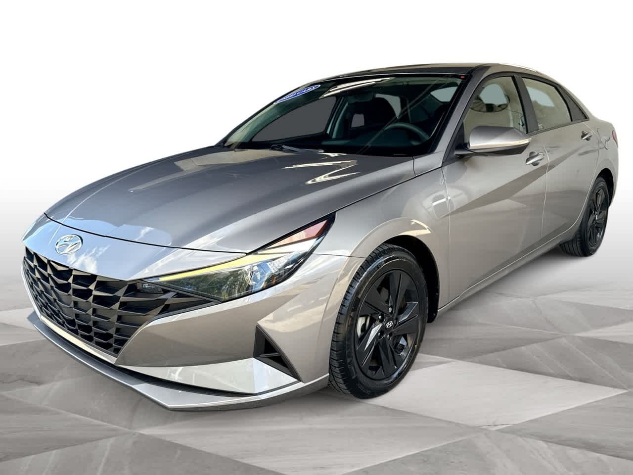 2023 Hyundai Elantra SEL photo 4