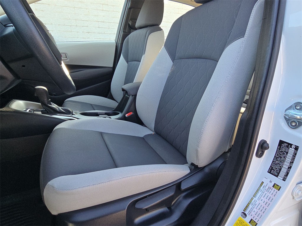 2023 Toyota Corolla LE photo 17