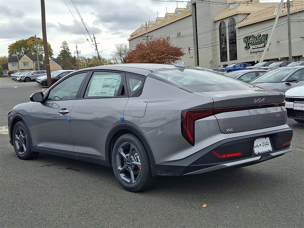 2025 Kia K4 LXS photo 3