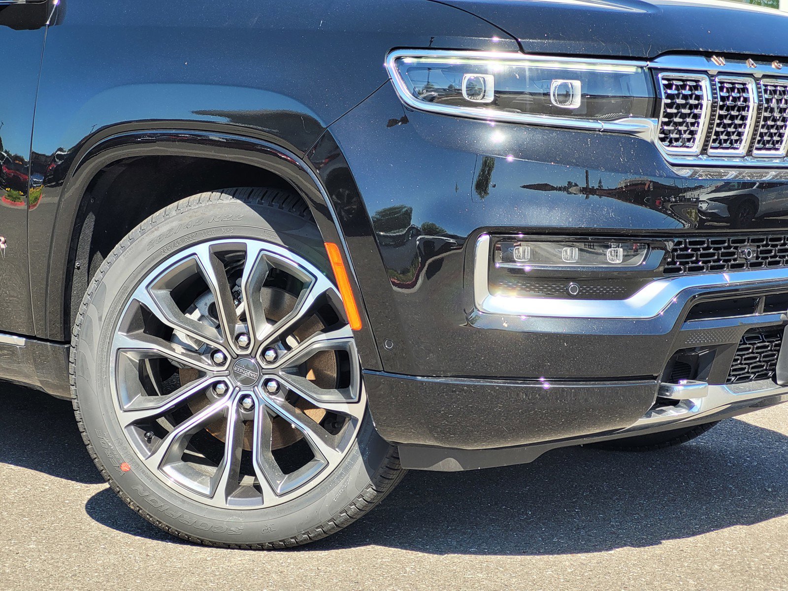 2024 Jeep Grand Wagoneer L III photo 2