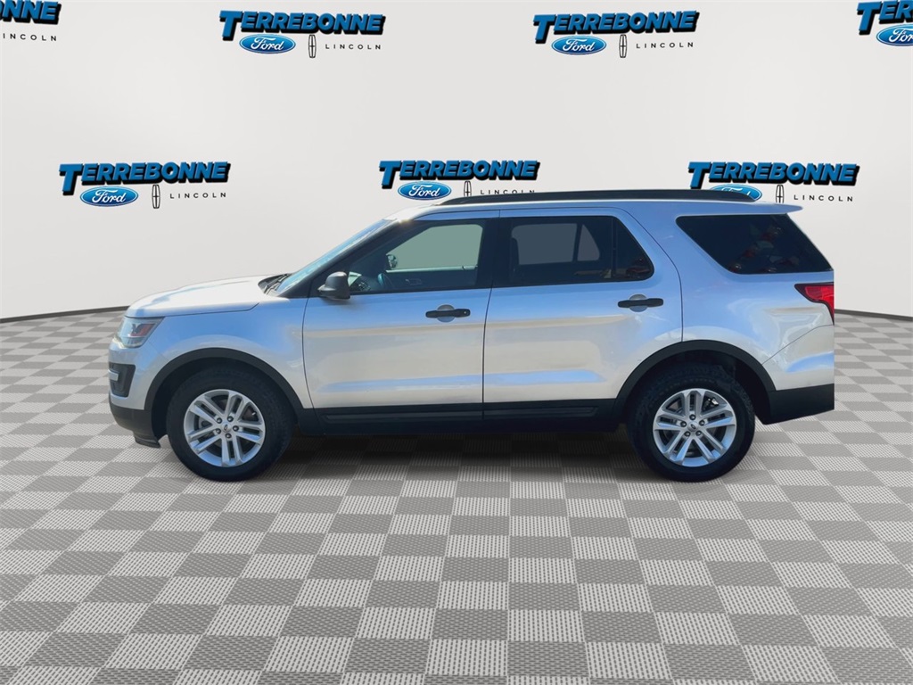 2016 Ford Explorer Base photo 4