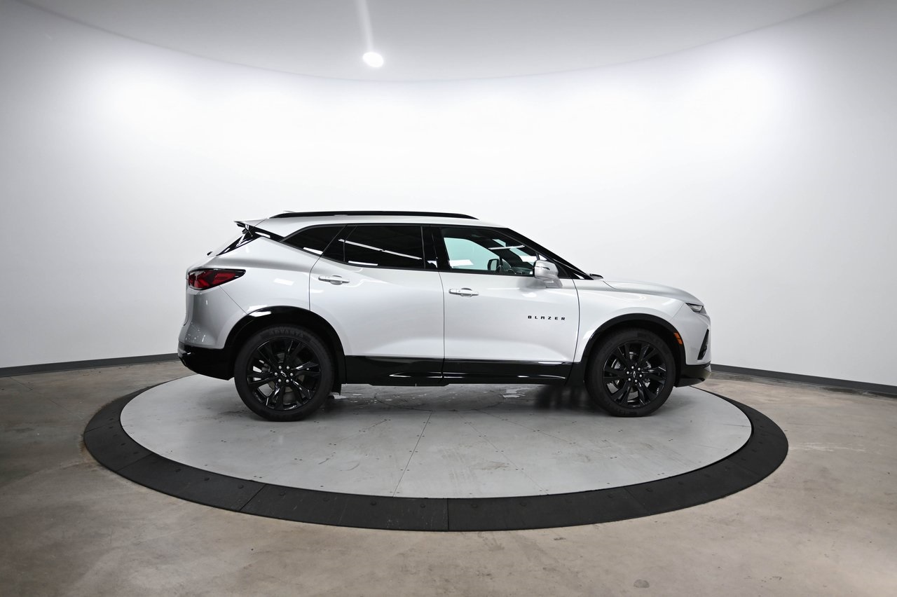 2022 Chevrolet Blazer RS photo 2
