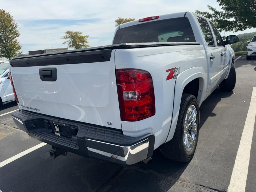 2007 Chevrolet Silverado 1500 LT photo 2