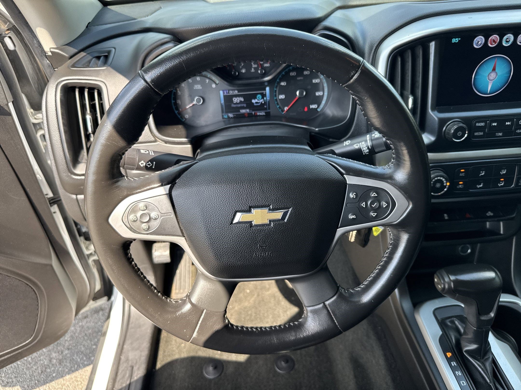 2017 Chevrolet Colorado LT photo 14